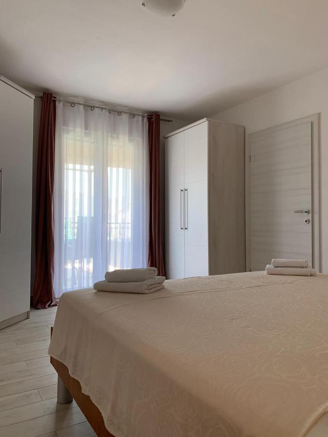 Apartment Salov Trogir Eksteriør billede