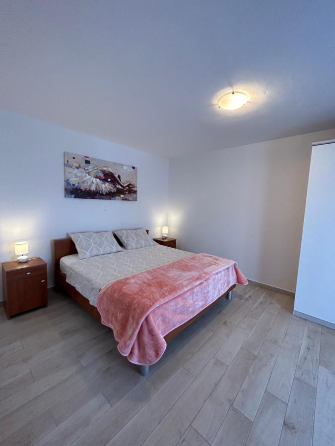 Apartment Salov Trogir Eksteriør billede